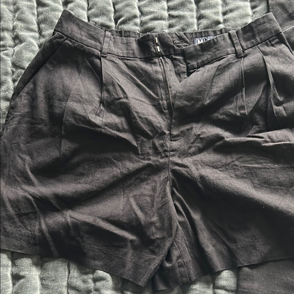 GAP Women's Classic Black Bermudas